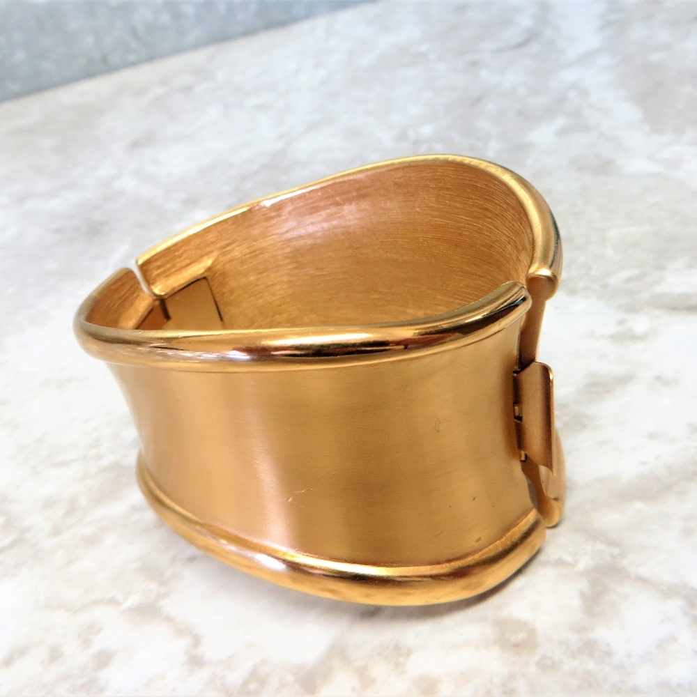 Unique Bold Wave Style Statement Bracelet